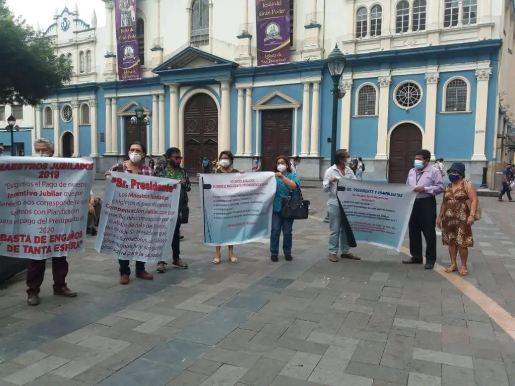 ¿cuántos años se necesita para jubilarse en ecuador?