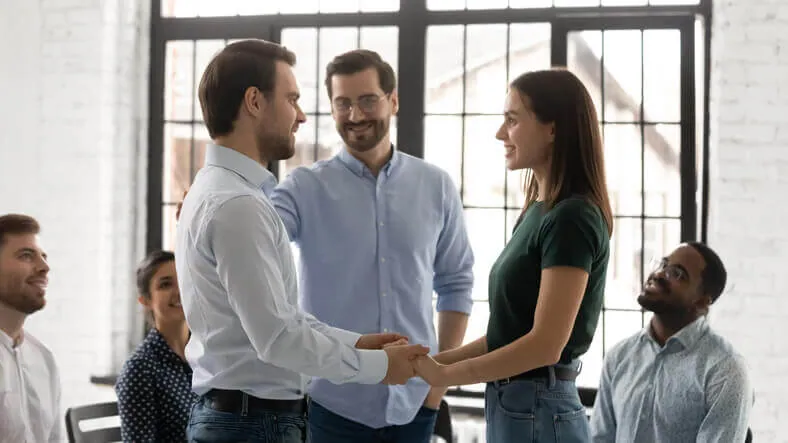 ¿cómo mejorar la comunicacion asertiva en la empresa?
